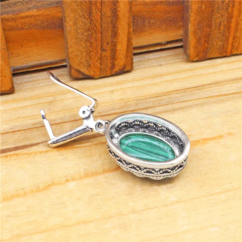Flower Oval Malachite Dangle E - Vintage Fashion Looks avis et prix